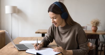 Study while working full-time: how to manage your Diploma