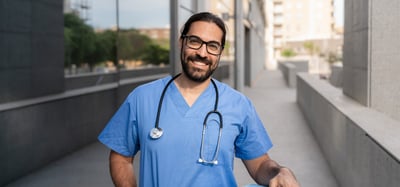 Nationally recognised qualifications vs certificates in healthcare: how to decide